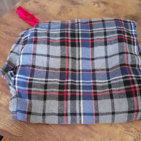 bottoms out gal Intimates & Sleepwear Bottoms Out Gal Flannel Plaid